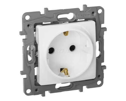 Розетка 220В Legrand 672222 Etika, білий, пластик, із заземленням, Schuko, без захисної кришки, зі шторками, для врізного монтажу