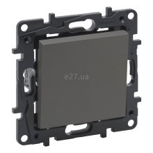 Вимикач 1-клавішний Legrand 863401 Niloe Step, 10A, сталь, пластик, без підсвітки та індикації, для врізного монтажу · Legrand · legrand-863401