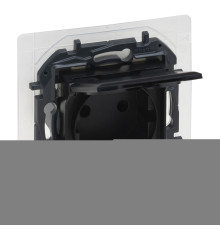 Розетка 220В Legrand 863523B NILOE STEP Розетка силова з кришкою 2К+З IP44 16А, 250 В автоматичні клеми, 16A, чорний, ip44, із захисною кришкою, для врізного монтажу