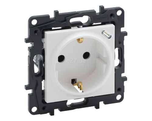 Розетка 220В з USB Legrand 864127 Niloe Step, 16A, білий, пластик, із заземленням, Schuko, для врізного монтажу