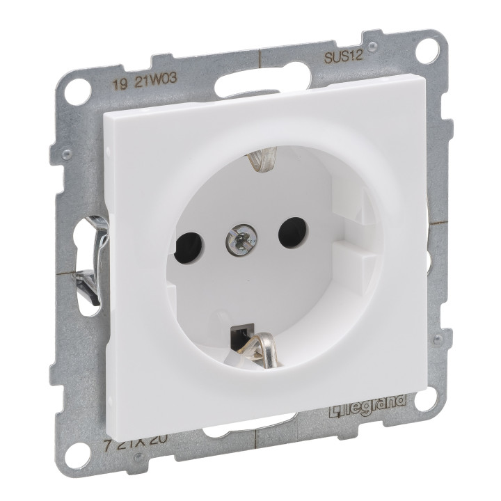 Розетка 2К+З 16А/250В зі шторками Legrand SUNO біла · Legrand · uk/rozetka-2kz-16a250v-zi-shtorkami-legrand-suno-bilij-721120
