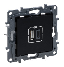 Розетка Legrand Niloe Step USB Тип А+C 12Вт+15Вт 5 В чорний
