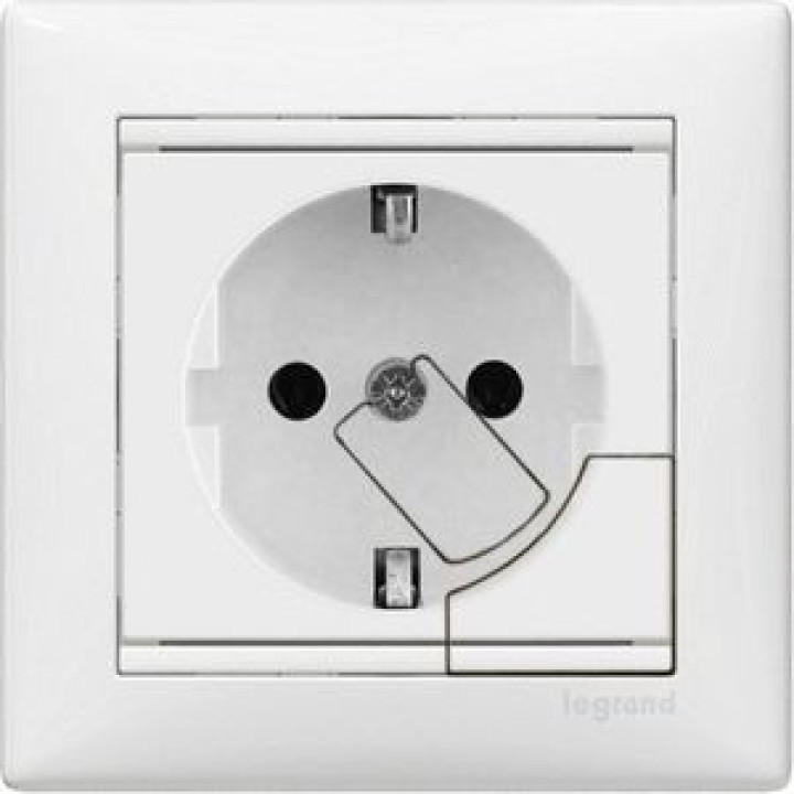 Розетка Legrand Valena із заземленням з механізмом виштовхування вилки білий · Legrand · uk/rozetka-legrand-valena-s-zazemleniem-s-mehanizmom-vytalkivan