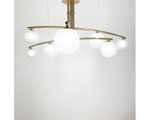 Aure - сучасна підвісна люстра в латунному каркасі