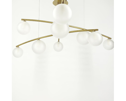 Aure - сучасна підвісна люстра в латунному каркасі
