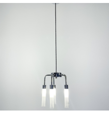 Унікальна люстра в хромі з видовженими матовими плафонами