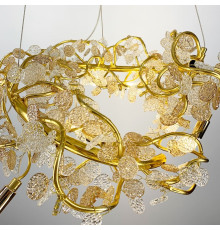 Дивовижна люстра в закрученому корпусі