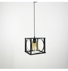 Підвісний світильник в металевому чорному каркасі