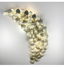 Настінний світильник у формі видовженого листка