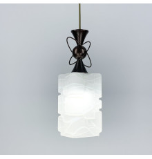 Підвісний світильник з корпусом наче орбіта