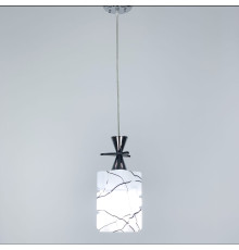 Підвісний світильник у хромованому каркасі