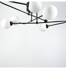 Сучасна люстра на 6 мініатюрних білих плафонiв