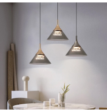 Сучасний підвіс в золотистому корпусі з конусним плафоном