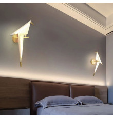 Особливе бра у вигляді птаха