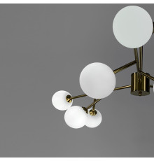 Стельова люстра в корпусі латунь на 12 білих плафонів Ø 100 см