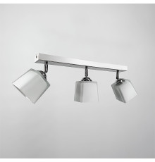 Світильник на 3 плафони в білому корпусі 60х10 см