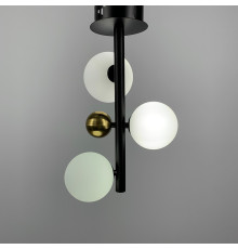 Видовжений чорний світильник на 3 білих плафони