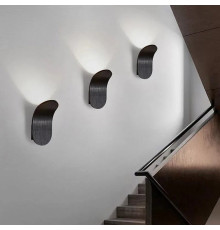 Чорний стіновий світильник-бра SANDIY