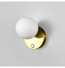 Бра Arcola в мінімалістичному латунному корпусі 15х13 см