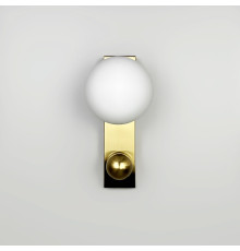 Бра NASH у латунному корпусі з білим плафоном