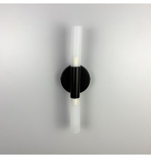 Бра у чорному корпусі