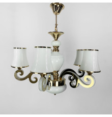 Люстра із світлодіодним золотим корпусом та 5 білими плафонами