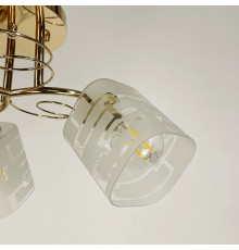 Люстра в золотому корпусі на 3 квадратних плафони