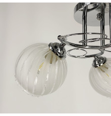 Люстра в срібному корпусі на 3 круглих плафони