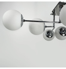 Сучасна стельова люстра в хромі на 8 білих плафонів