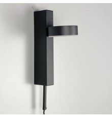 Настінний світильник з рухливим плафоном та димерним вимикачем