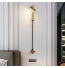 Настінний світильник з димерним вимикачем в латунному корпусі