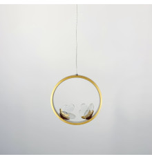 Підвісні світильники з метеликами в золотому корпусі