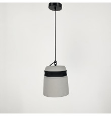 Підвіс із бетонним плафоном та чорною основою