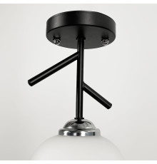 Світильник в чорному корпусі із білим плафоном