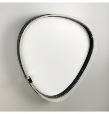 Стельовий світильник у формі заокругленого трикутника 46 см