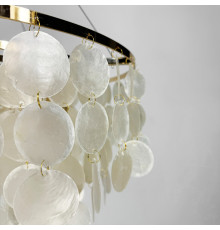 Кругла золота люстра ATHELIA із перламутровими пластинами Ø 45 см