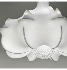 Люстра із білим фігурним абажуром 55х60 см