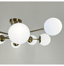 Люстра у латунному корпусі із 8-ма білими плафонами  Ø 73 см