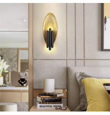 Бра з фактурного золотистого корпусу з чіткими трубками