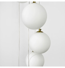 Люстра-пучок на 7 білих плафонів у латунному корпусі