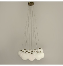 Люстра-пучок на 13 білих плафонів у латунному корпусі