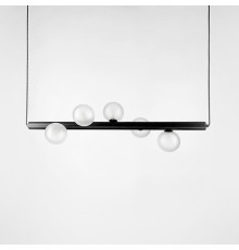 Горизонтальна люстра з 7 білими плафонами у чорному каркасі 80 см