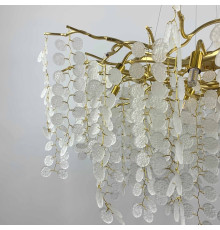 Золота люстра з білими підвісками у корпусі Ø 100 см