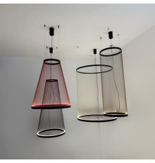 Конусоподібний світильник з червоними вертикалями у чорному корпусі Ø55×73 см