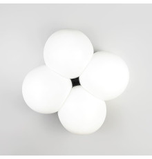 Стельова люстра у формі чотирьох білих куль 40х40 см