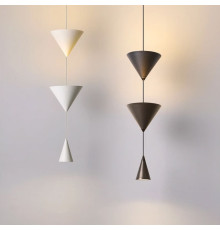 Білий підвісний світильник із конусним дизайном