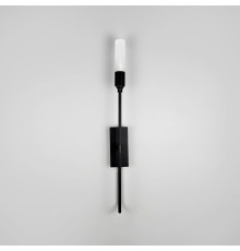 Бра в чорному корпусі з видовженим плафоном 68х8 см