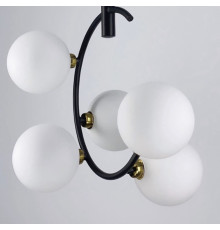 Світильник в корпусі чорного кольору на 5 мініатюрних білих плафонів