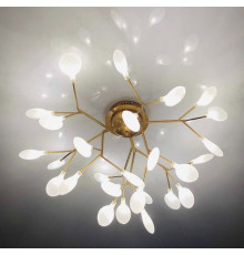 Стельова люстра з пелюстками на 27 ламп в золотистому корпусі