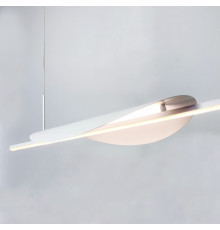 Мінімалістична підвісна люстра у білому каркасі